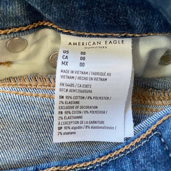 AE Dream Curvy Denim Midi Short - Picture 6 of 7